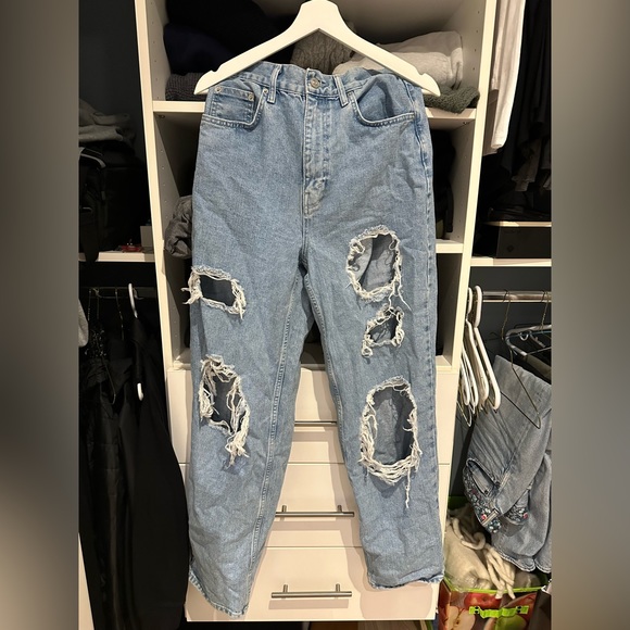 Ripped jeans - Picture 2 of 2